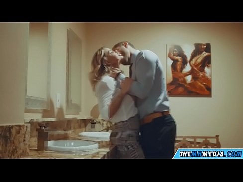 ❤️ När en bystig blondin förför dig på en offentlig toalett ️❌ Porno at sv.vlad-massage-salon.ru ☑